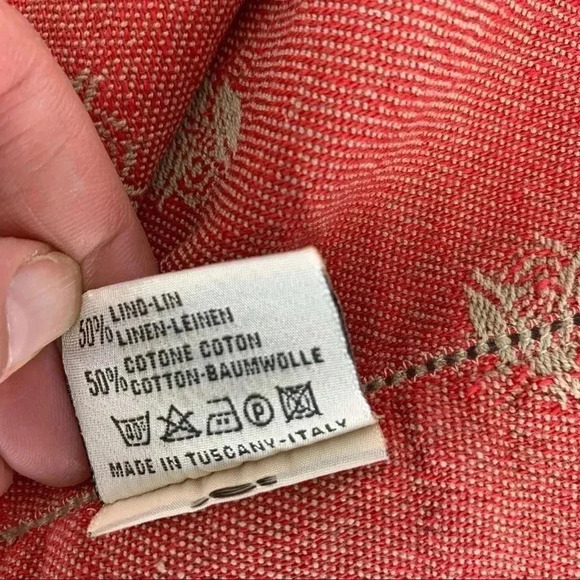 Giuliana Ricami Tuscan Linen Jacquard Honeybee Table runner - Picture 6 of 8